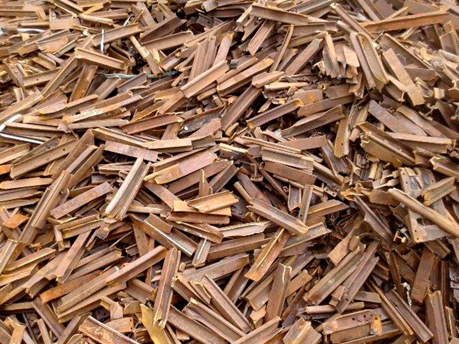 CHATARRA DE ACERO DE FERROCARRIL - CARRIL CORTADO. Productos férricos